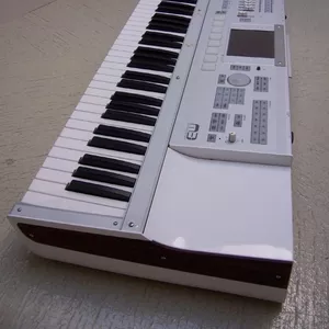 Korg TR61 61-key Workstation————380Euro