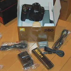 Brand New Nikon D7000 Digital SLR Camera with Nikon AF-S DX 18-105mm