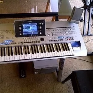 Yamaha Tyros 4 (61-Key Pro Workstation Организатор)