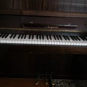 продам пианино 
