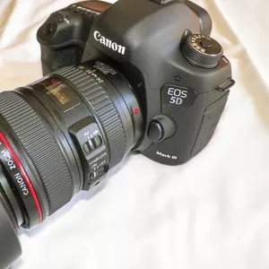  Canon EOS 5D Mark III DSLR камеры с объективом 