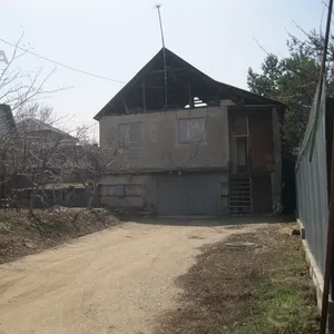 продаю участок 6.8 соток с домом 