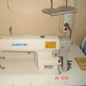 Продам промышленную швейную машину Jack бу.