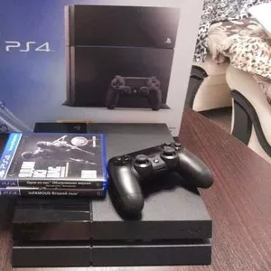 Продам игровую приставку Sony Playstation 4 + 2 игры