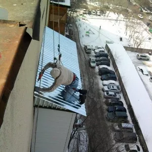 монтаж балконных козырьков в Алматы