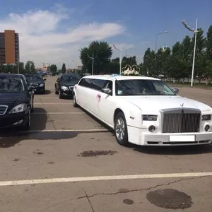 Лимузин Chrysler 300C для свадьбы в Астане.