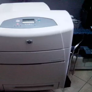 цветной лазерный принтер HP Color laserjet 5550N