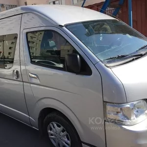 Toyota Hiace 2011