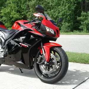 Honda CBR 600 RR 2011 (Red)