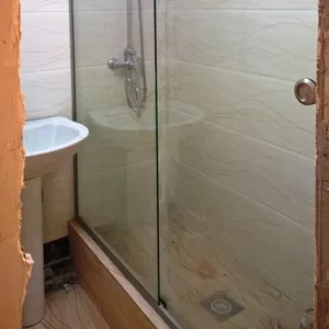 Изделия из стекла и зеркала,  Душевые кабины