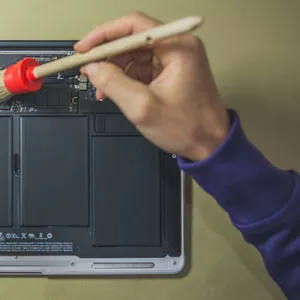 Чистка Macbook и Imac в apple-center