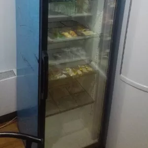 Продам Витринный холодильник