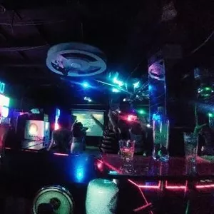 Disco80 приглашает в гости. Модное место для взрослой молодежи.