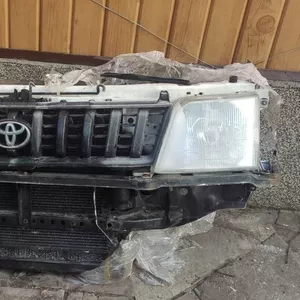 Передний бампер  на Toyota Land Cruiser Prado 95