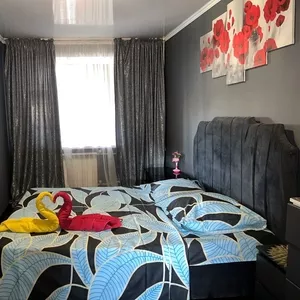  Сдаю по суточно  2 ком квартиру   7 микрорайон 8 дом ,  набережная.