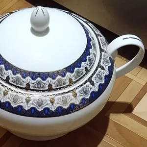 Супница фарфоровая . Продаю 