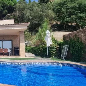 Экcклюзивнaя вилла на побережье Испании с панорамным видом на море.