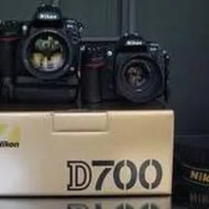 Nikon D700 12MP DSLR Camera