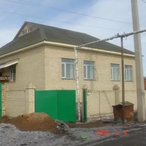 Продается 2-уровневый,  1-этажный благоустроенный дом