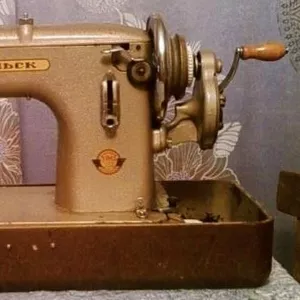 Швейная машина Подольск,  с ножным приводом